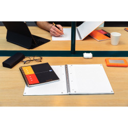 Cahier à reliure intégrale NOTEBOOK format A4+ quadrillé 5x5, 160 page