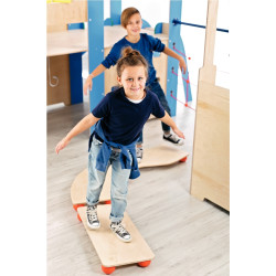 Planche d'équilibre arc en bois