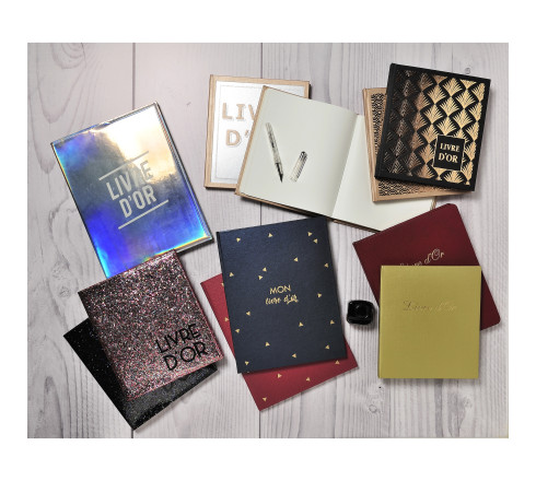 Livre d'or Balacron avec titre 140 pages blanches - 21x19 cm vertical