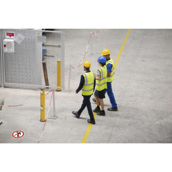 Panneau PVC adhésif antidérapant interdit de marcher / circuler 20 cm