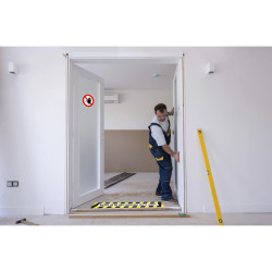 Panneau PVC adhésif antidérapant Accès interdit 20 cm