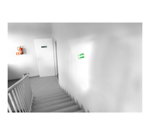 Plaque adhésive imitation aluminium Sortie de secours 16,5X4,4 cm