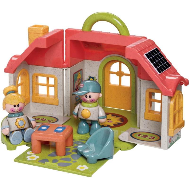 Maison TOLO BIO avec 2 personnages